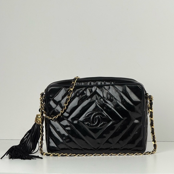 Chanel Vintage Camera Tassel Bag Quilted Patent Leather Medium - Picture 1 of 9